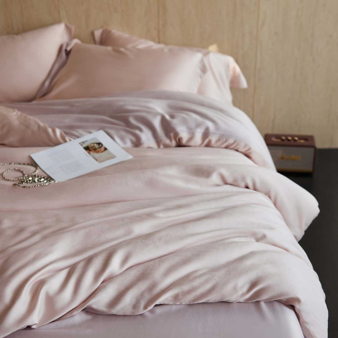 Silky-gloss premium bedding set made of cotton satin