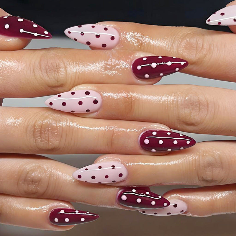 Artificial nail set with elegant dots and trendy design Kalsten