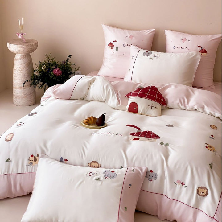 Children's bedding set made of cotton satin with appliquéd bear and car motifs