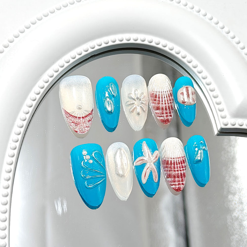 Maritime-style artificial nails Kalsten