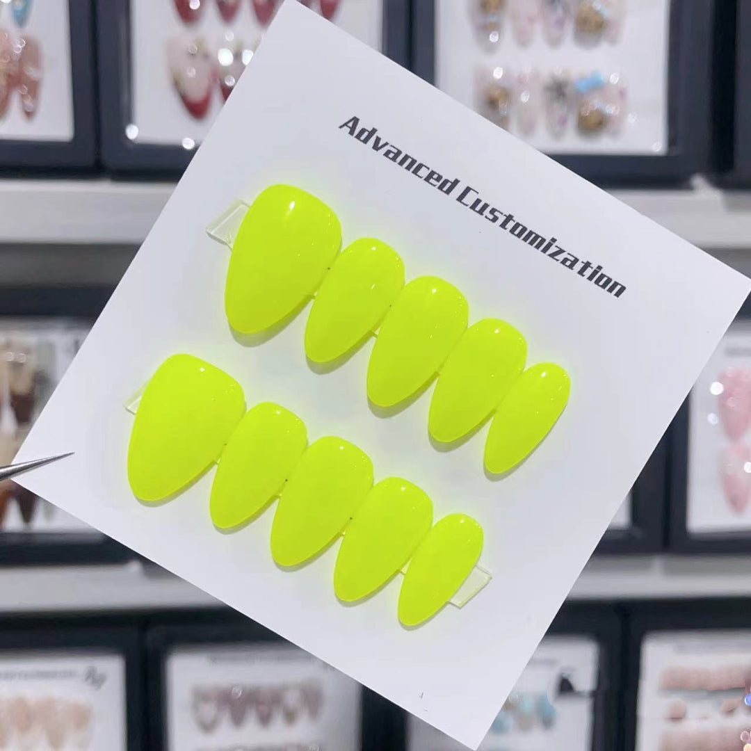 Customizable Almond-Shaped Press-On Nail Art Set