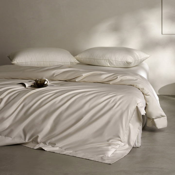 Premium cotton satin bedding set with hotel closure and extra soft fitted sheet