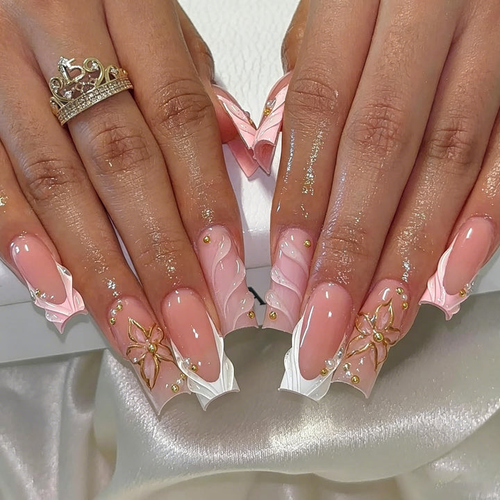 Artificial nails with elegant flower embellishments Kalsten