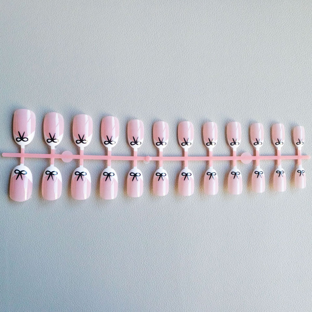 Elegant Bow Accent Nail Art Kit