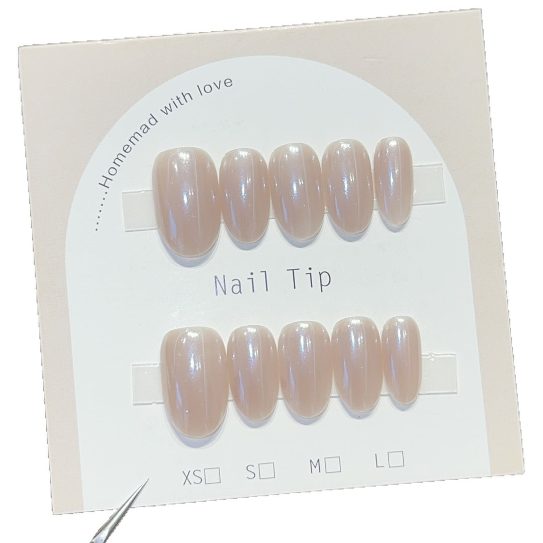 Artificial nails in a timeless elegant design Kalsten
