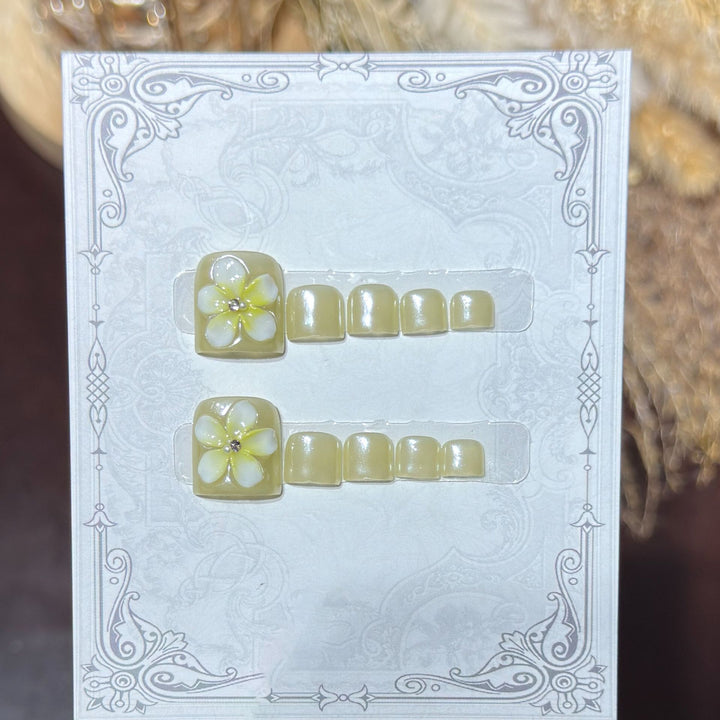 Floral-Themed Decorative Press-On Nail Set Kalsten
