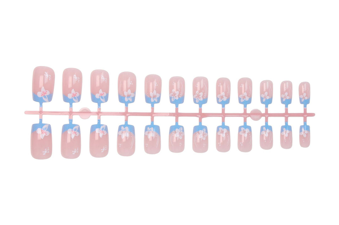 Artificial nail set with delicate flower designs Kalsten