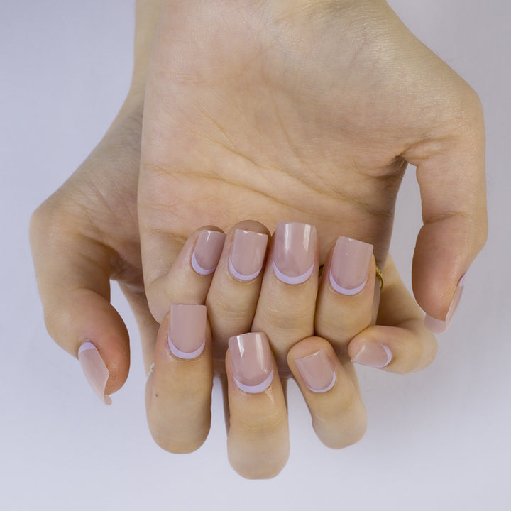Artificial nails with high-gloss finish and elegant contours Kalsten