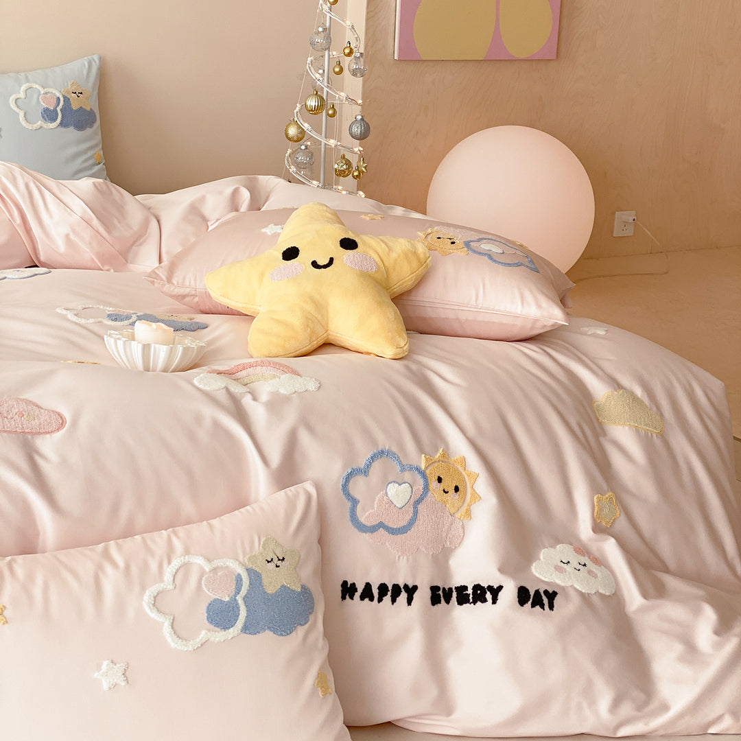 Children's duvet cover set with embroidered cloud and star appliqués