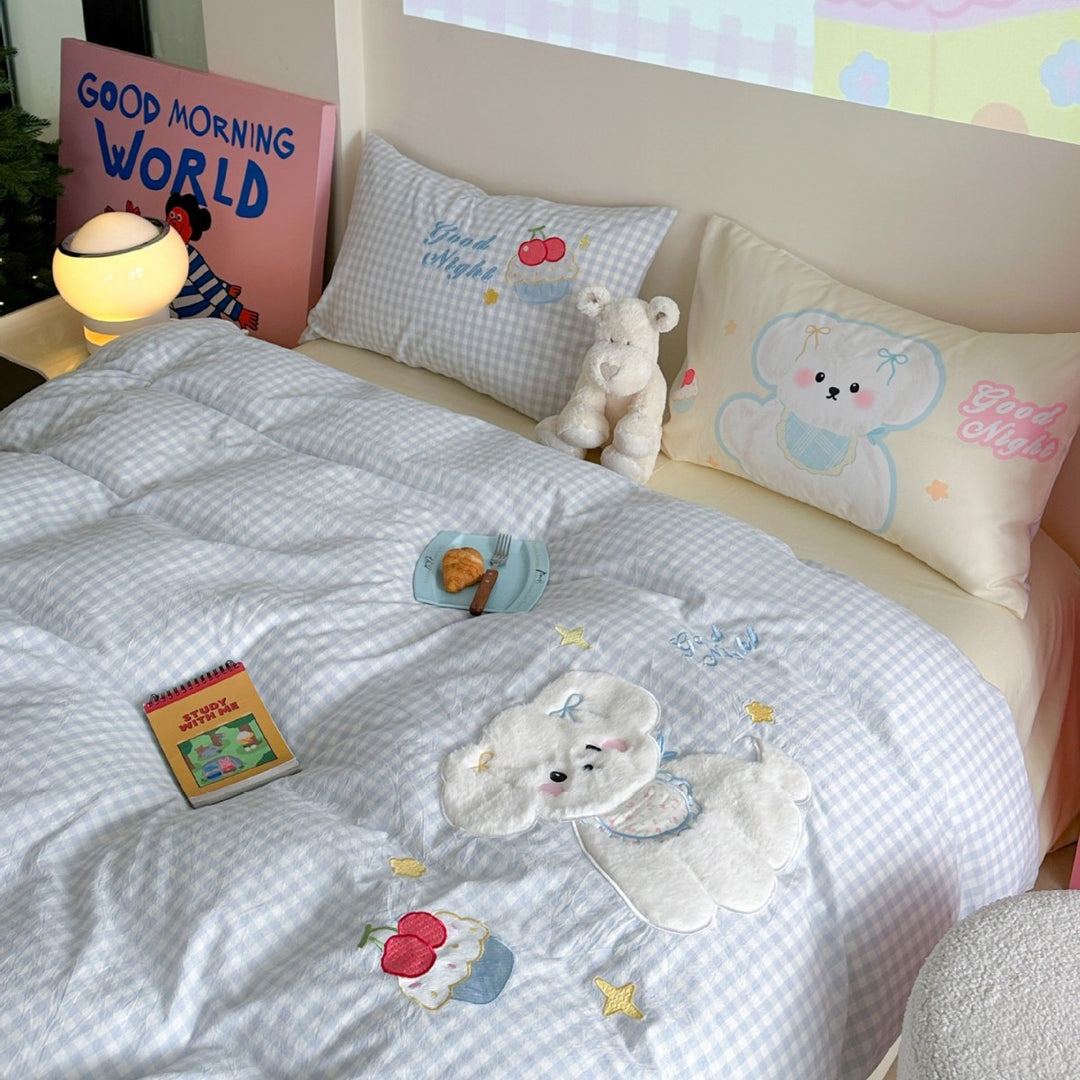 Children's bedding set with quilted plush dog appliqué and vichy check