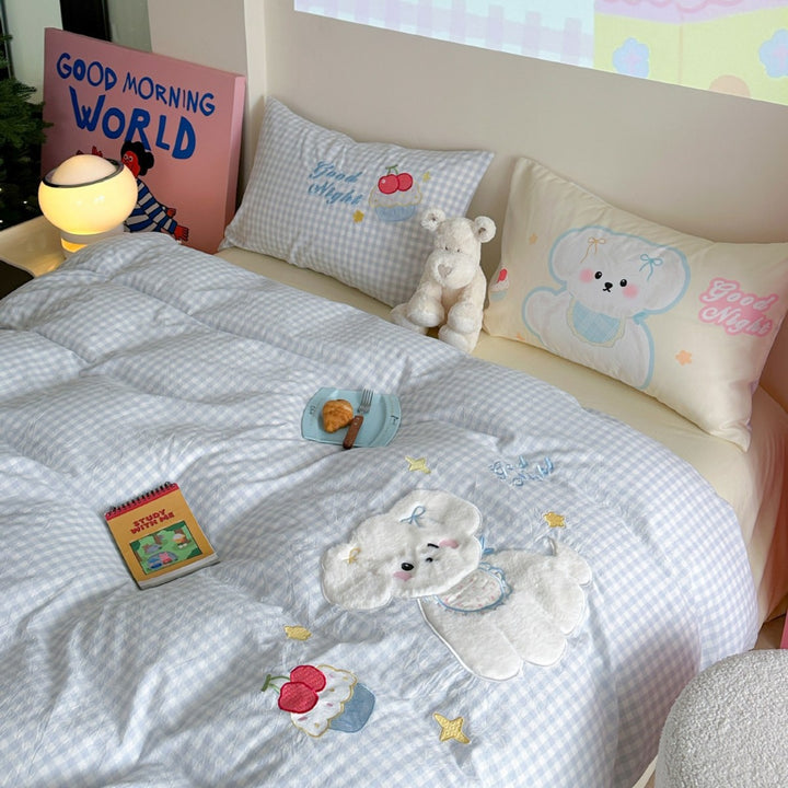 Children's bedding set with quilted plush dog appliqué and vichy check