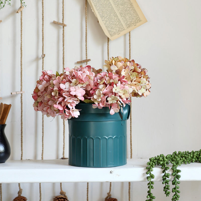 Stylish metal storage unit Kalsten