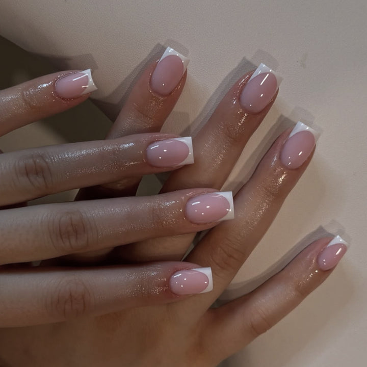 Artful stiletto nails with glitter accents Kalsten