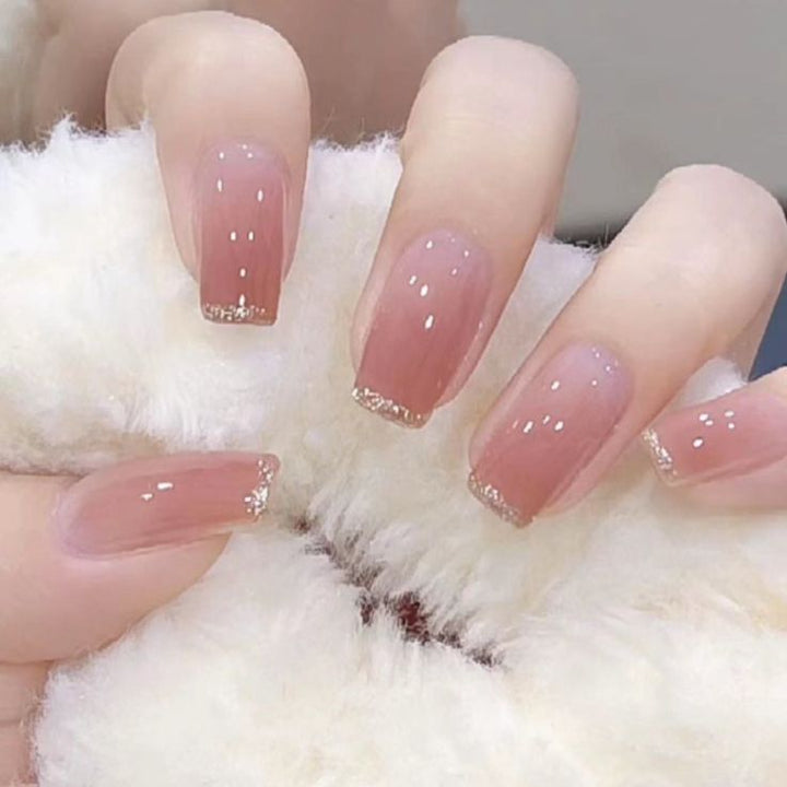 Elegant and Shiny Nail Art Kalsten