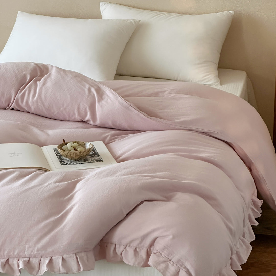 Bedding set with ruffles and extra soft cotton-linen quality