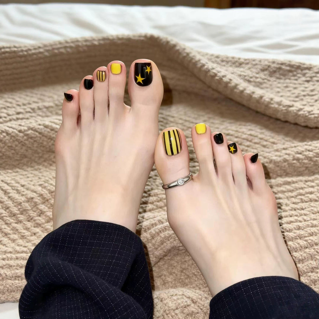 Themed Press-On Pedicure Set