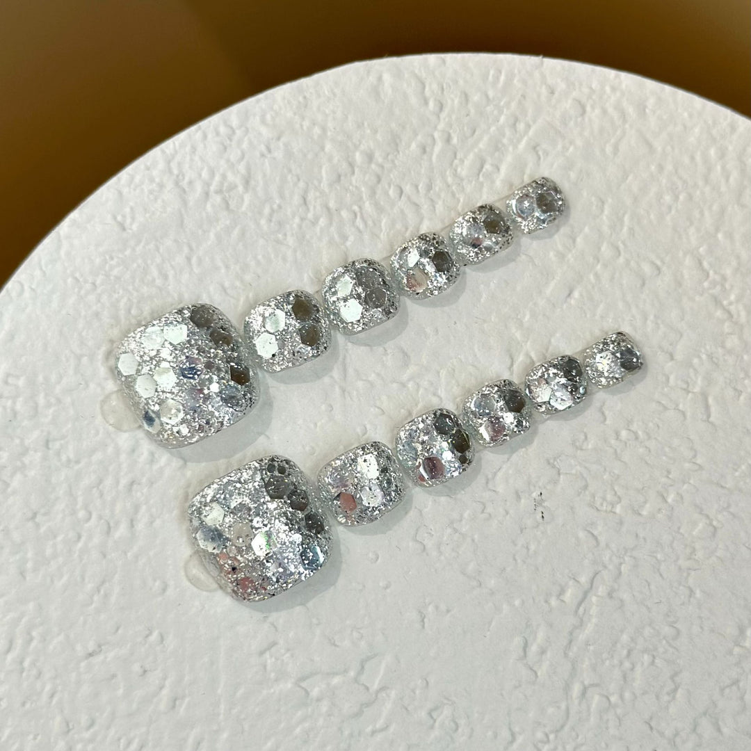Glittering Press-On Nail Art Set