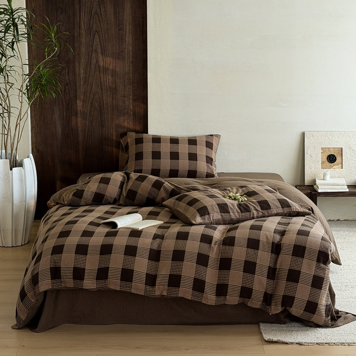 Large check bed linen set made of cotton percale with breathable finish