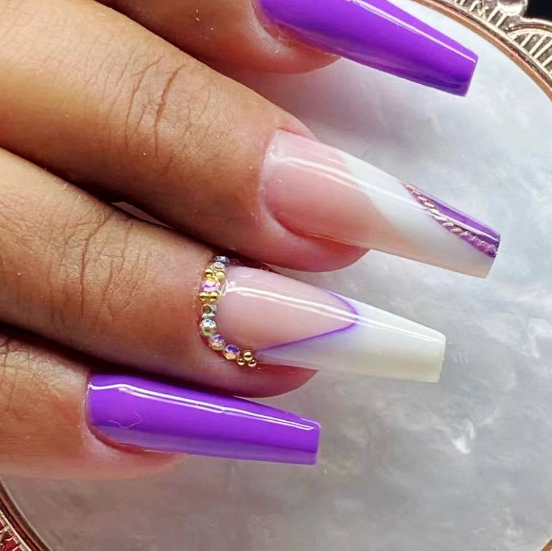 Artificial nails with stylish geometric accents Kalsten