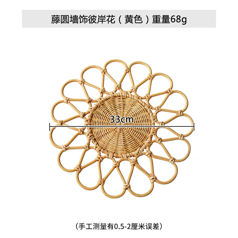 Ladies' round serving platter made of hand-woven natural material Kalsten