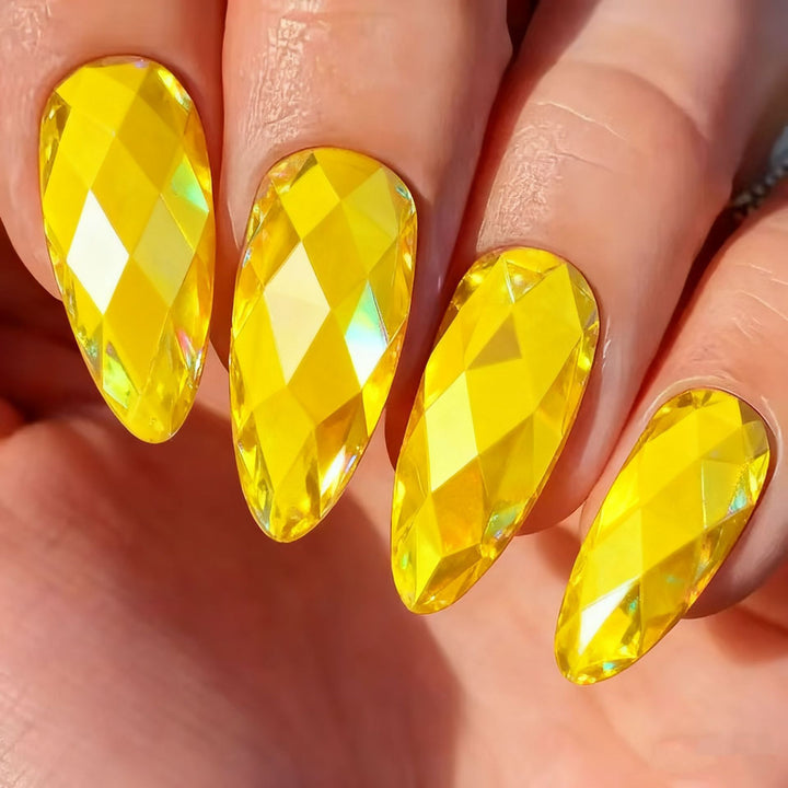 Eye-catching 3D art nails in crystal design Kalsten