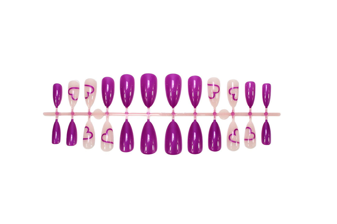 Artificial nail set with romantic heart design and glamorous accents Kalsten