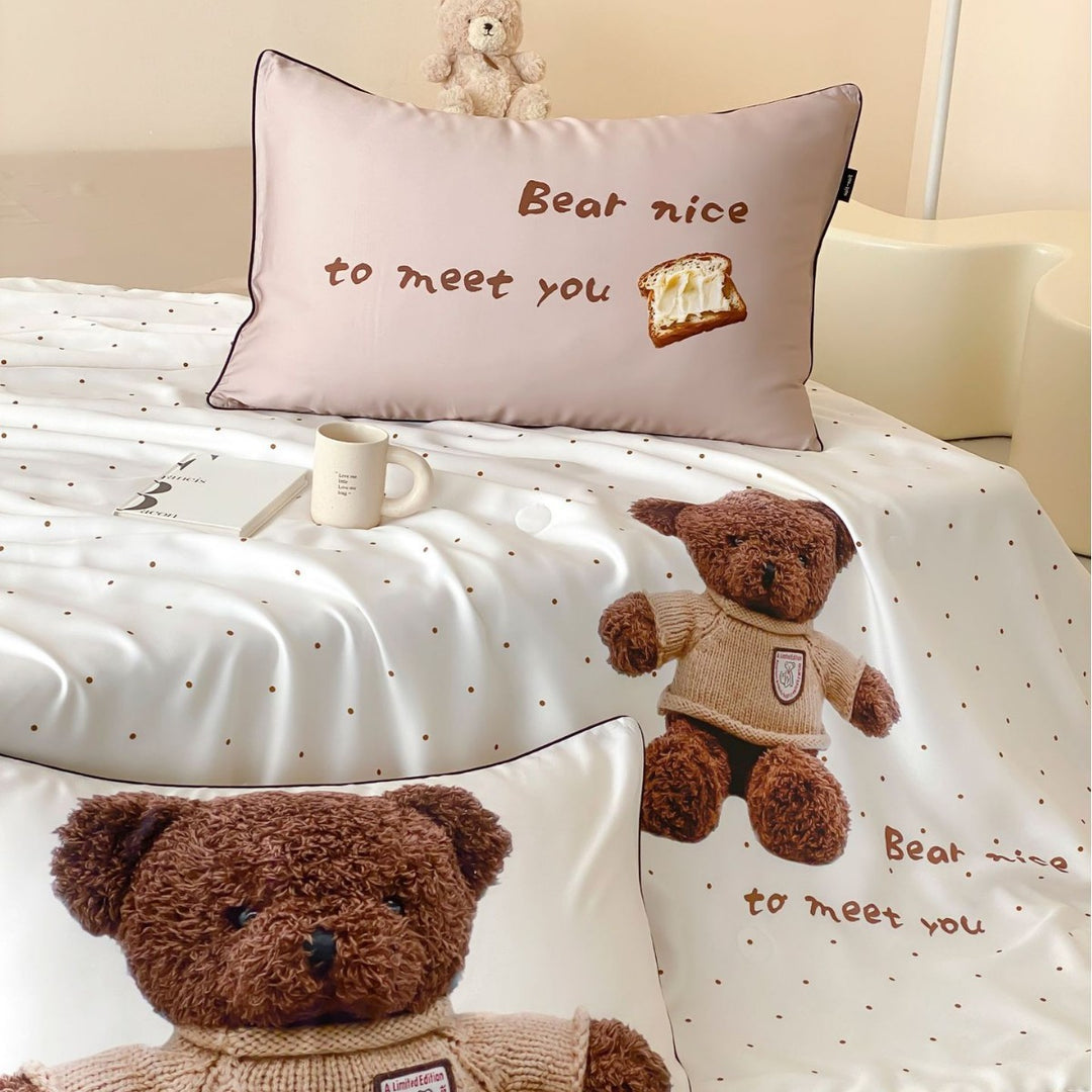 Children's bedding set made of cotton satin with striped pattern and appliquéd penguin motif