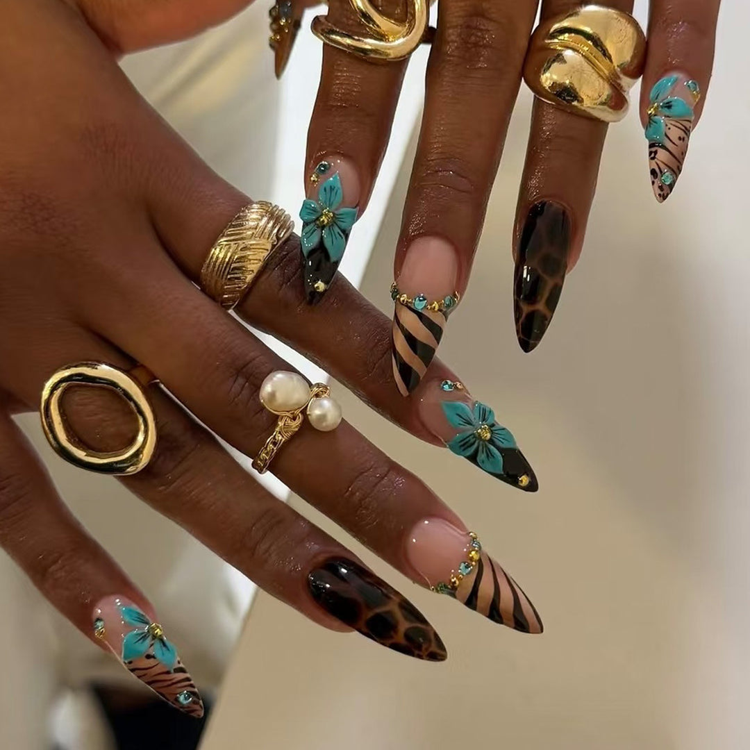 Trendy 3D Floral Stiletto Nail Set