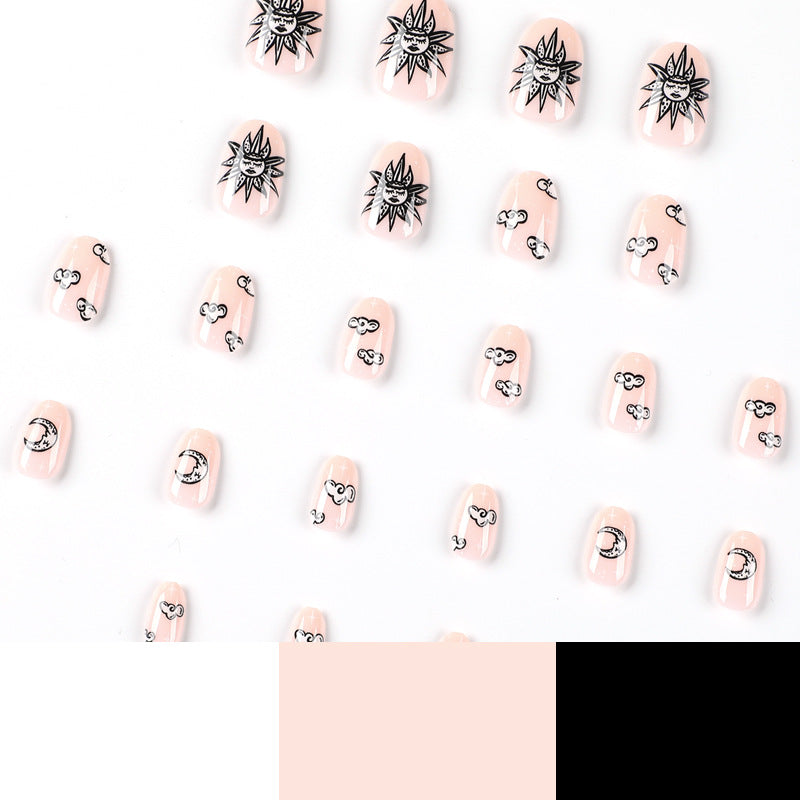 Artful Nail Art in Moon and Sun Motif Kalsten