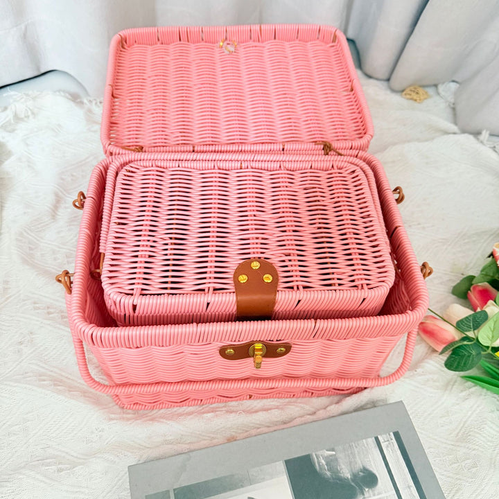 Women's Handcrafted Rattan Picnic Basket Kalsten
