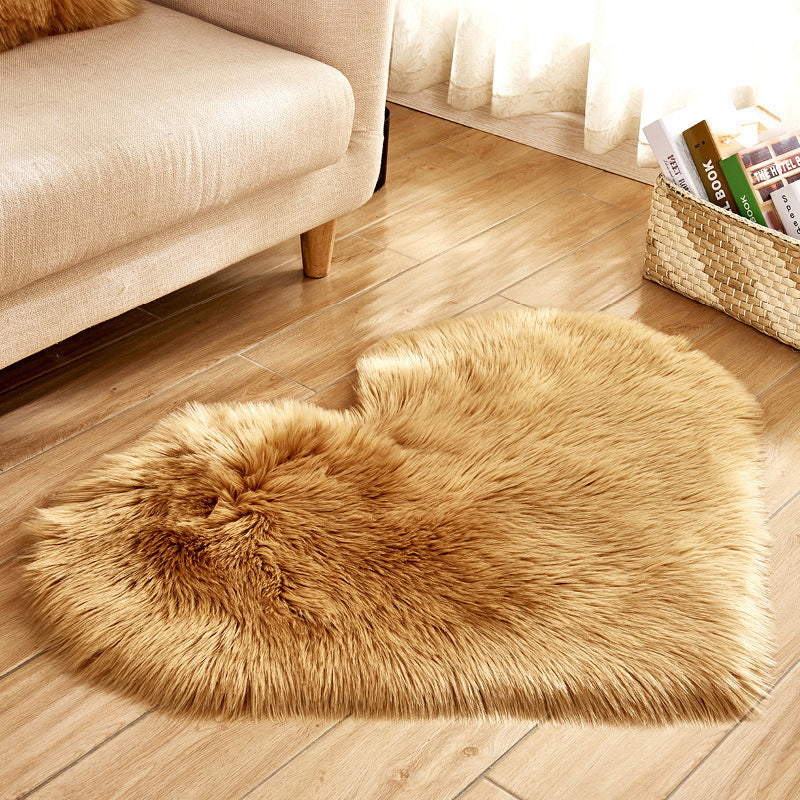 Plush Heart-Shaped Area Rug Kalsten