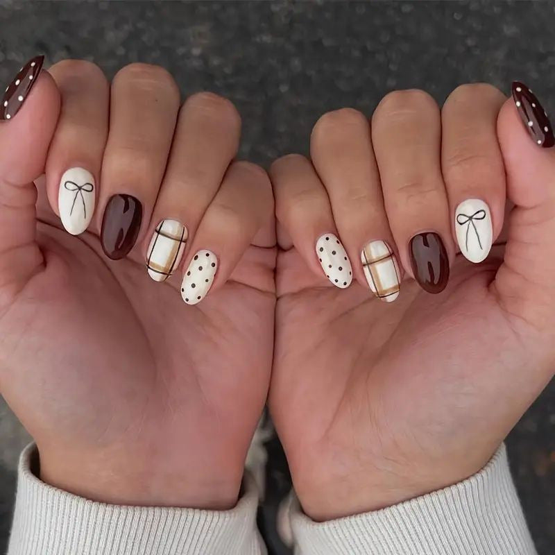 Elegant Artistic Nail Set Kalsten