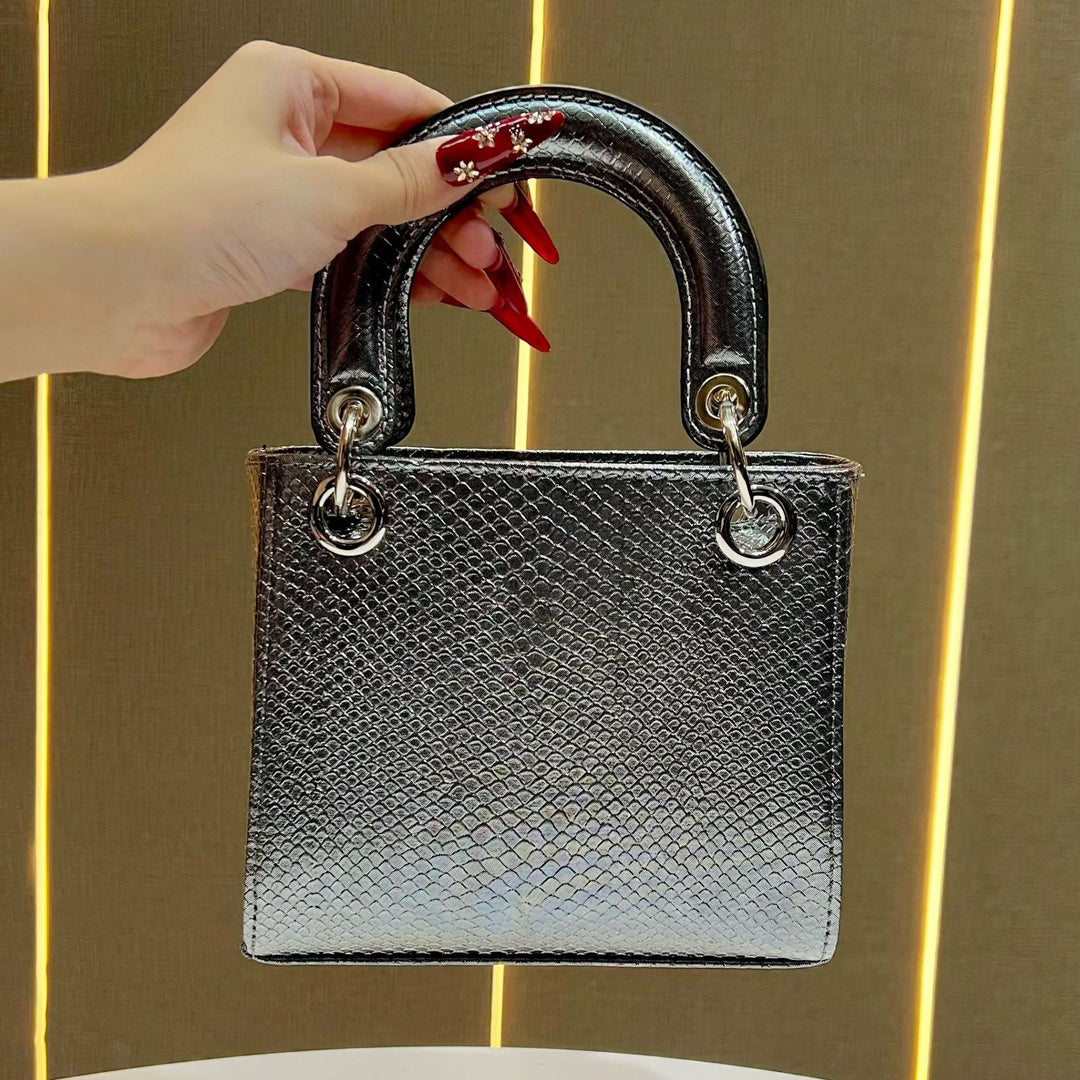 Stylish Snakeskin Textured Handbag