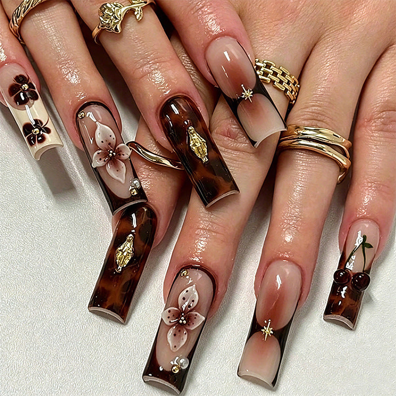 Exclusive artificial nails with elegant animal design and glitter accents Kalsten