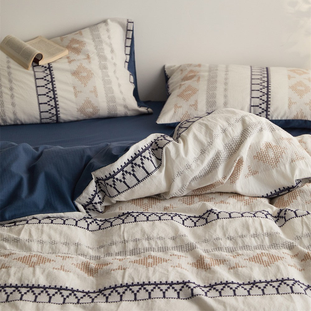 Bedding set made of cotton blend fabric with woven ethnic motif and reversible design