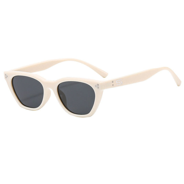 Women Retro-inspired Sunglasses with Distinctive Frame Kalsten