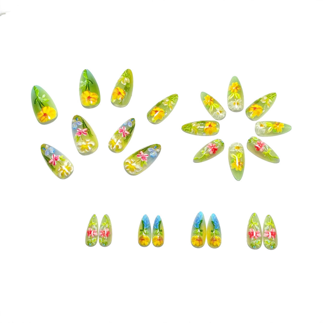 Artificial nail with cheerful floral design Kalsten