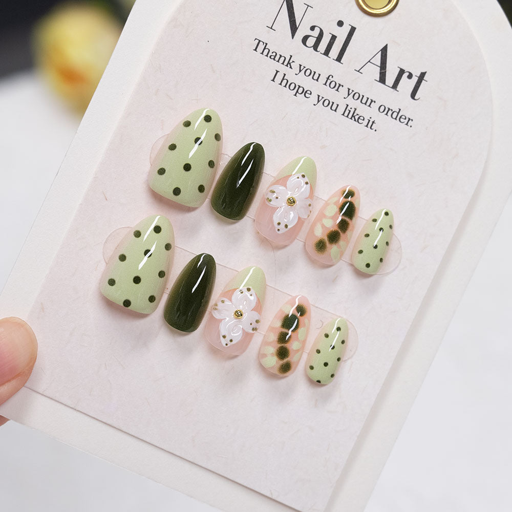 Floral Patterned Press-On Nail Art