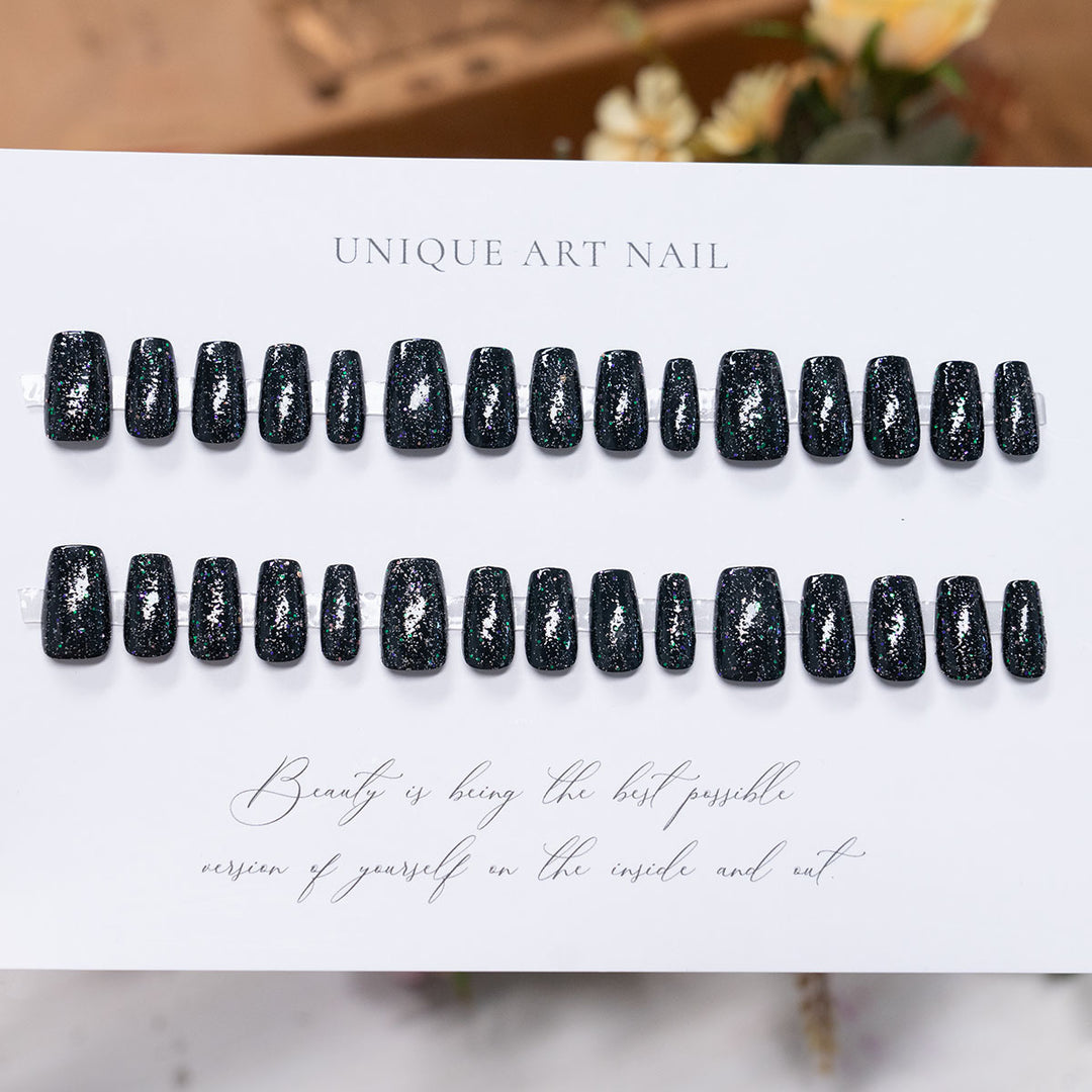 Glamorous Glittery Press-On Nails
