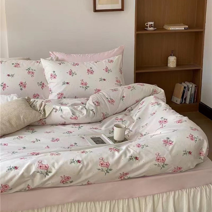 Duvet cover set made of fine cotton satin with watercolor floral print and breathable percale effect