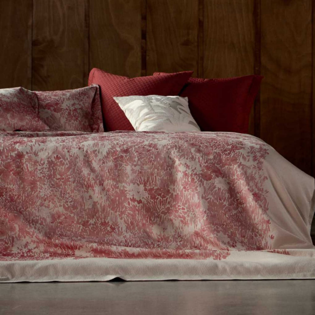 Bedding set made of cotton satin with floral jacquard bedspread and pillowcases