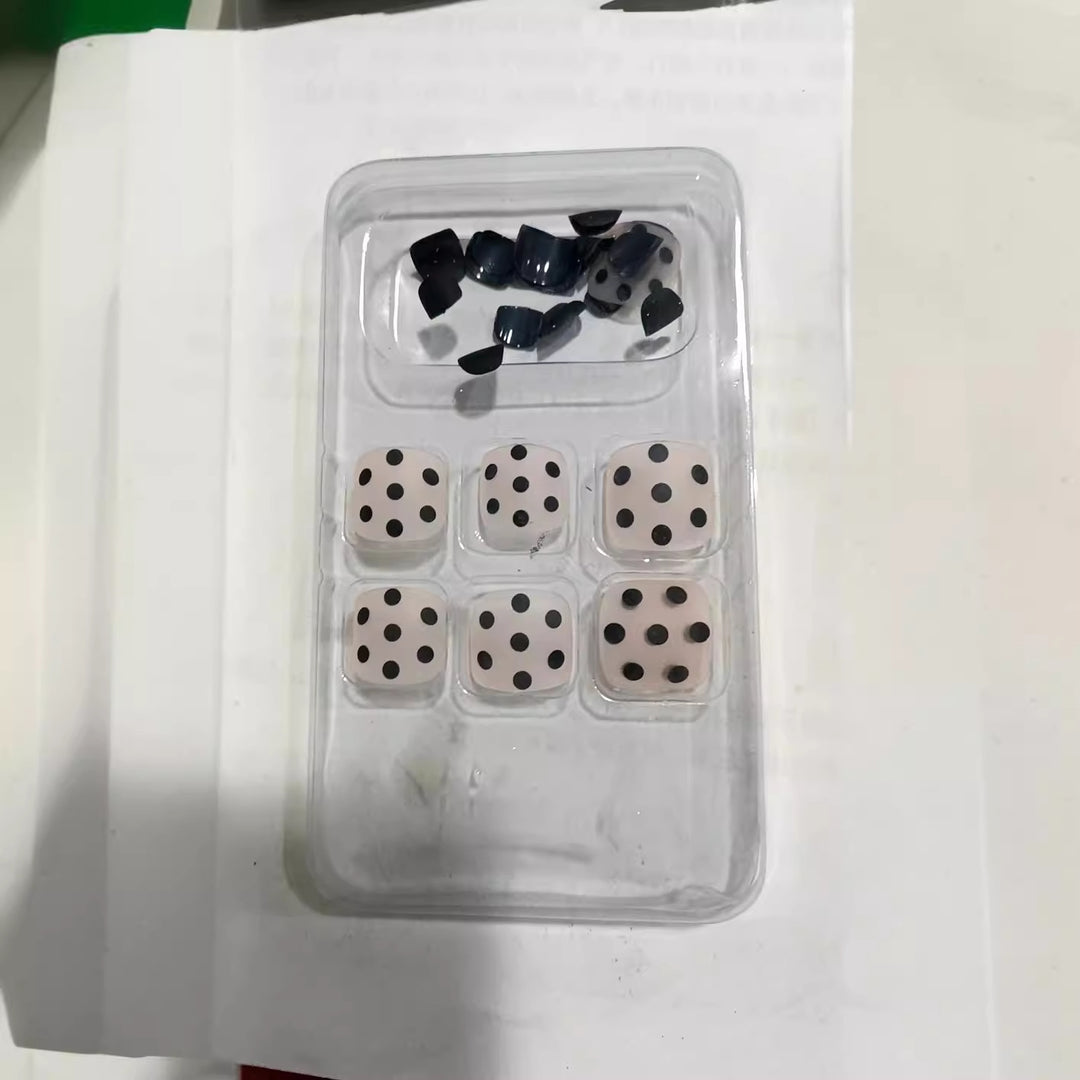 Artistic Polka Dot Press-On Nail Set Kalsten