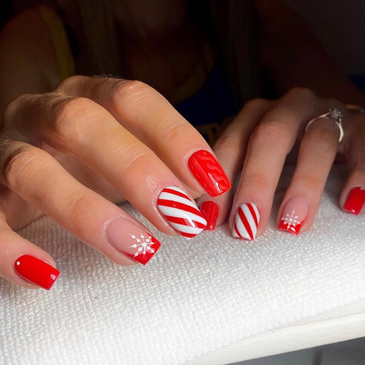 Holiday Themed Press-On Nail Set Kalsten