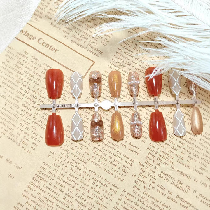 Artificial nails with elegant pearl decorations Kalsten