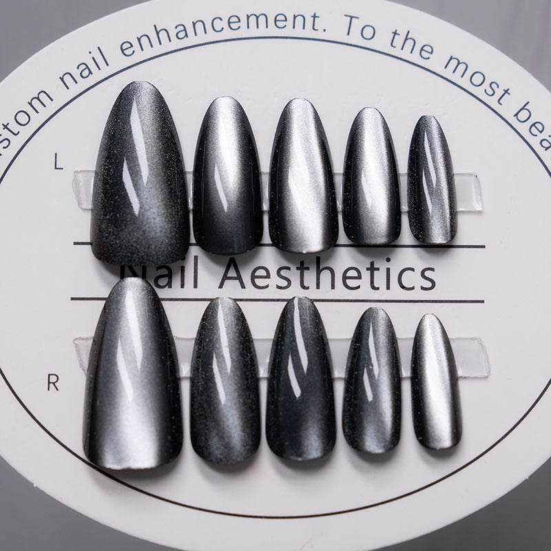 Press-On Nail Art Set with Metallic Finish