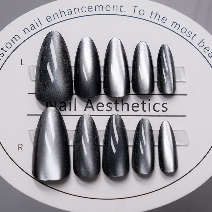 Press-On Nail Art Set with Metallic Finish