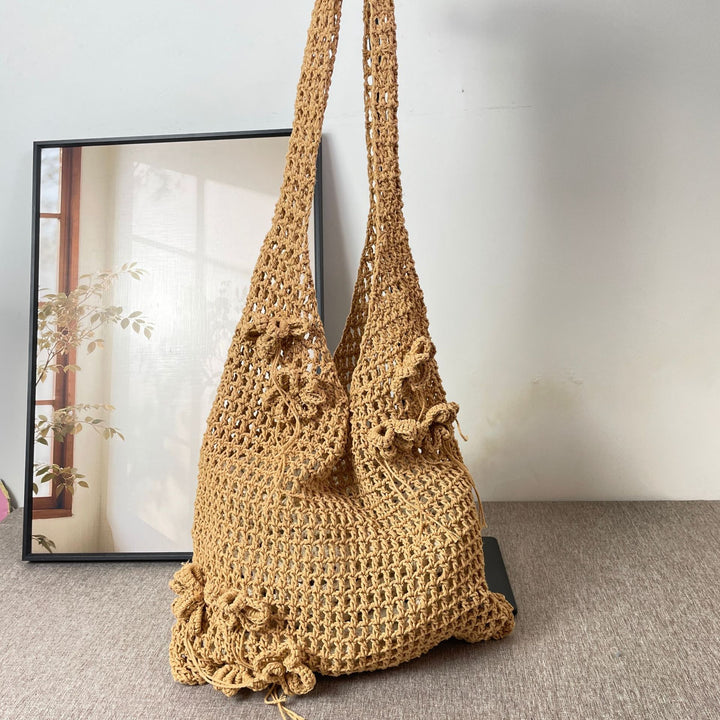 Hand-knotted beach bag with flower details Kalsten