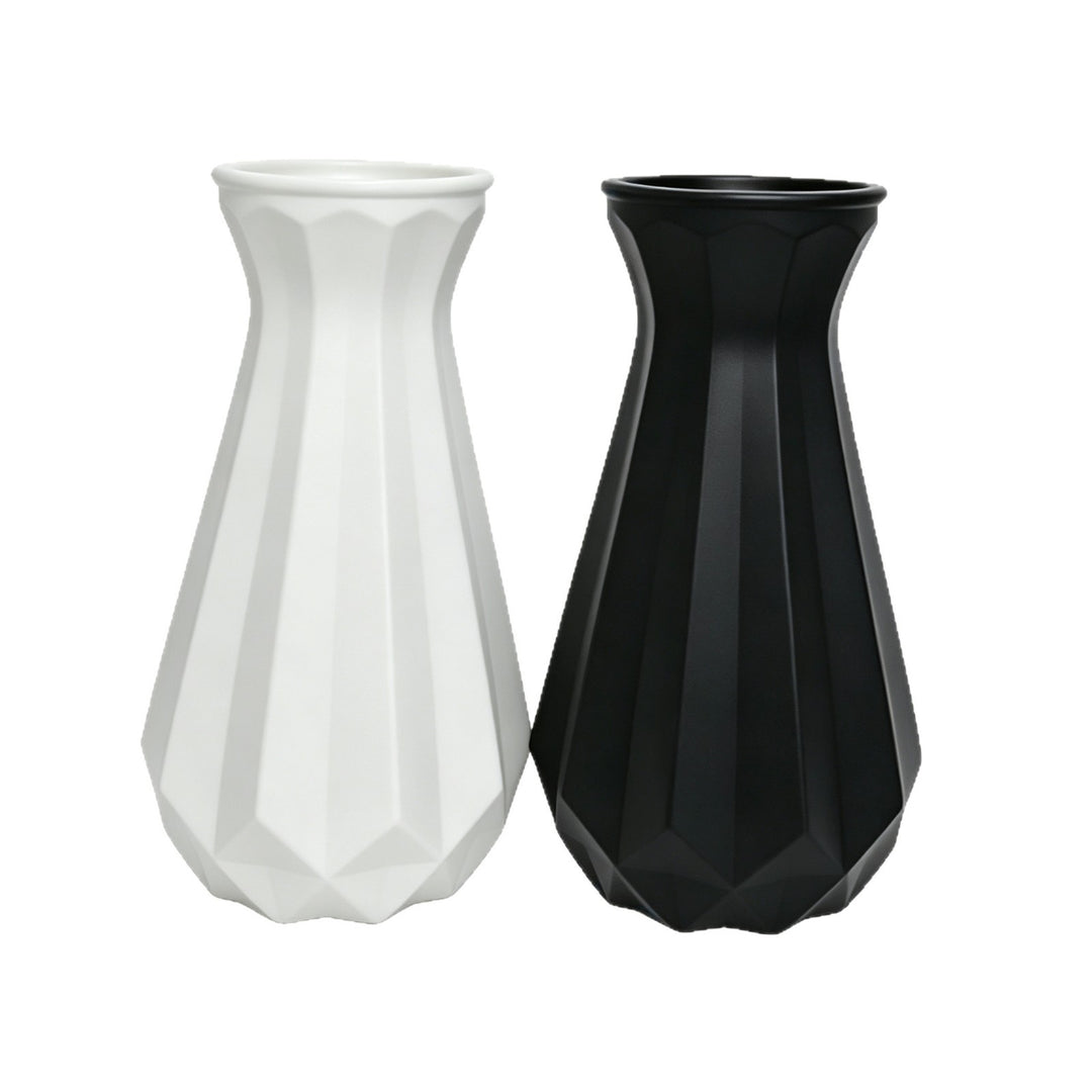 Elegant Geometric Decorative Vase Kalsten