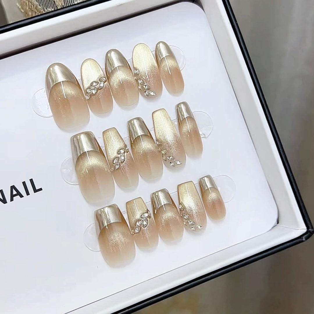 Elegant Press-On Nail Art Set with Glamorous Details Kalsten