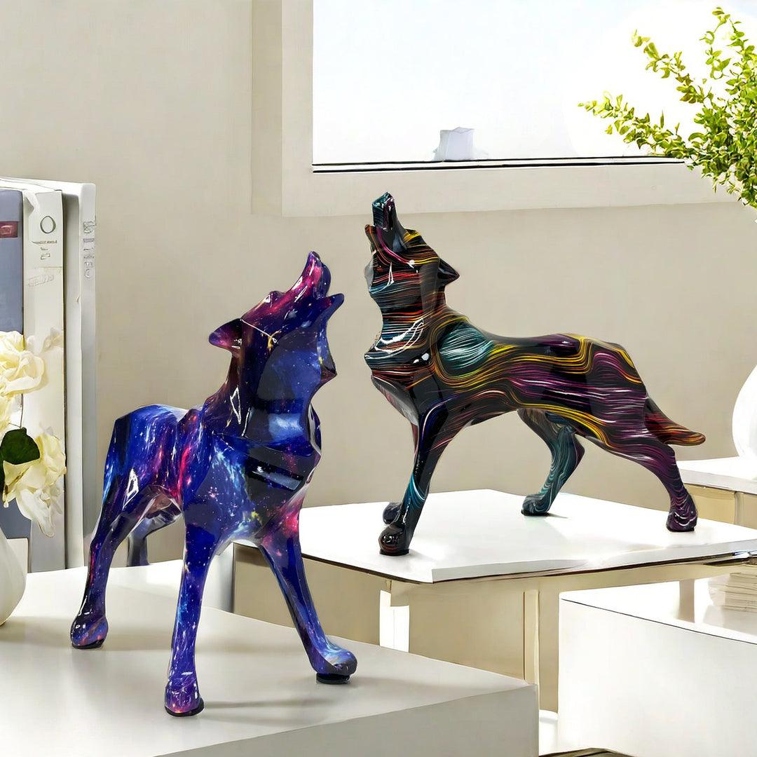 Unique wolf sculpture made of hand-painted resin Kalsten